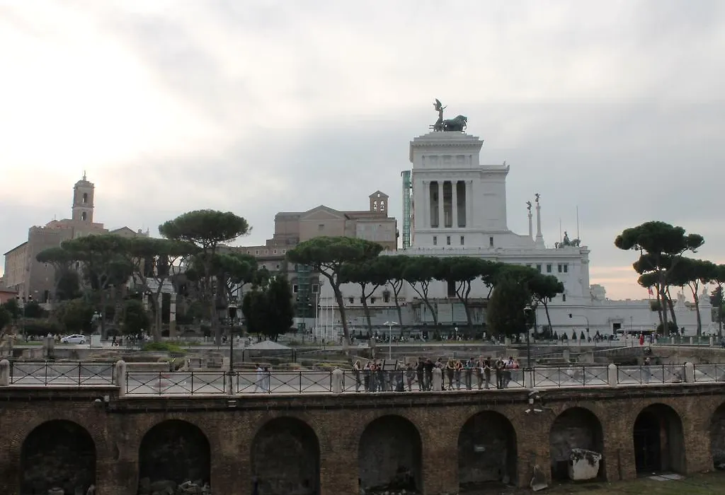 Hella Ibernesi 23 Fori Imperiali Inn, New Gestion!-1
